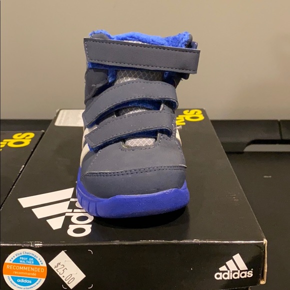 Adidas boys booties size 5 & 7 - Picture 3 of 4